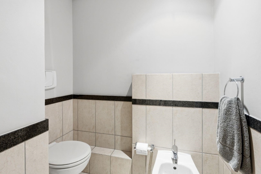 3 Bedroom Property for Sale in Mouille Point Western Cape